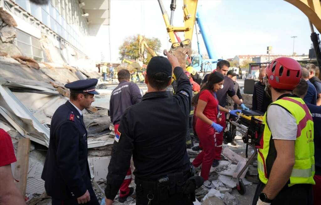 Sırbistan’da tren istasyonunun çatısı çöktü: 8 ölü