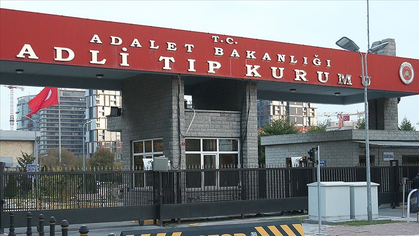 Eşi tarafından boğularak öldürülen kadının cenazesi Adli Tıp Kurumundan alındı