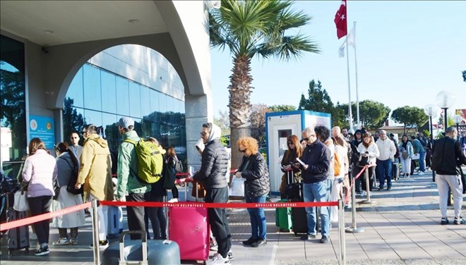 Yunan adalarına kapıda vize uygulamasına yeşil ışık