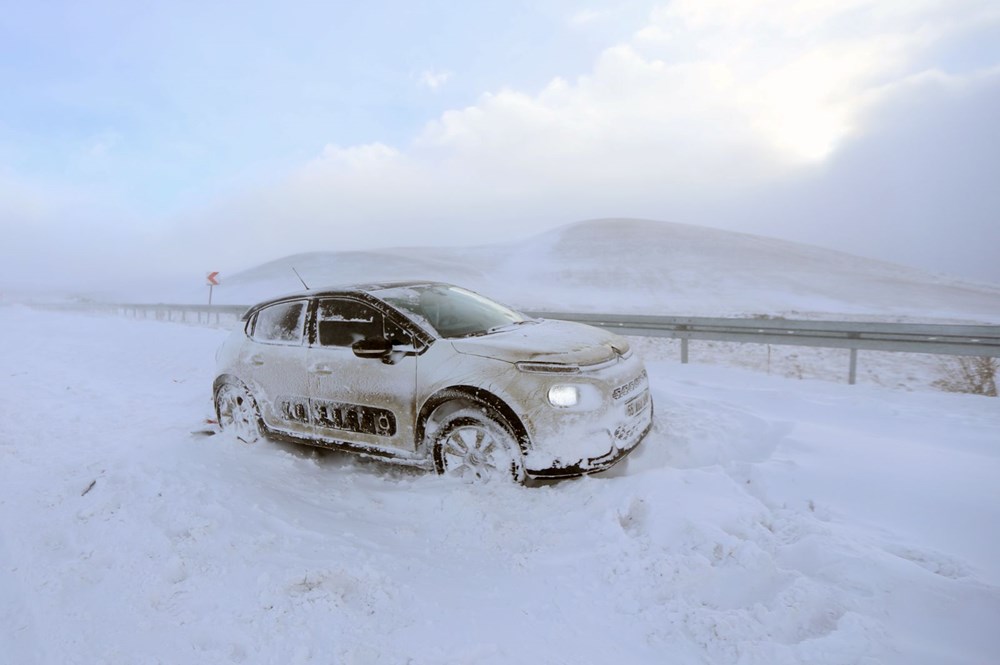 Meteorolojiden art arda uyarılar: Kuvvetli sağanak, yoğun kar ve fırtınaya dikkat!