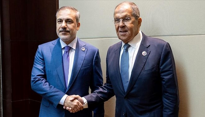 Lavrov açıkladı: Doha’da Suriye için üçlü görüşme