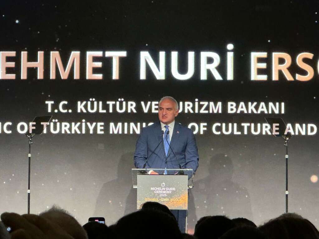 Bakan Ersoy: Türkiye, 2024 yılının ilk 9 ayında 46,9 milyar dolar turizm geliri elde etti