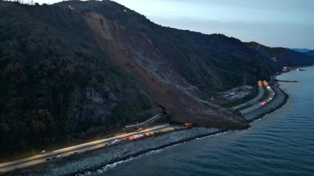 Artvin’de heyelan: Boyutu gün ağarınca ortaya çıktı