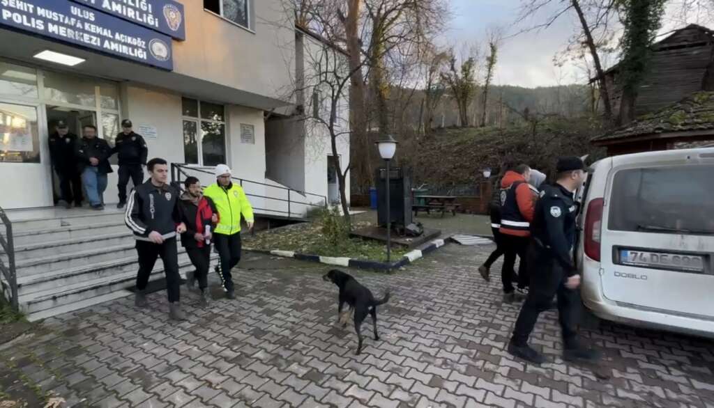 12 yaşındaki kıza taciz iddiasıyla 3 tutuklama