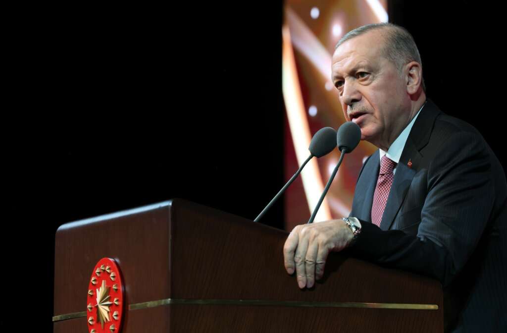 Cumhurbaşkanı Erdoğan: “Millete tepeden bakmayan herkese devlet olarak elimizden gelen desteği sağlıyoruz”