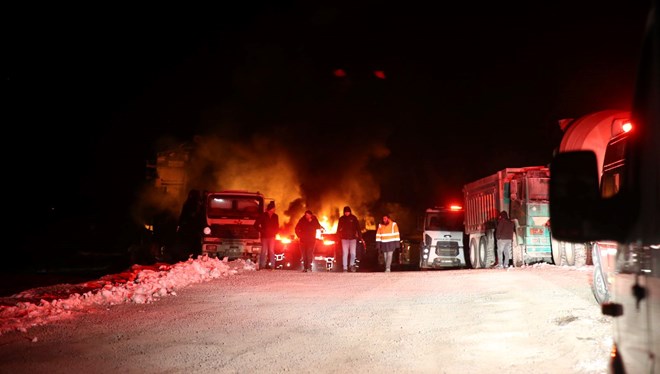 Tokat’ta taş ocağında yangın: 8 kamyon kül oldu