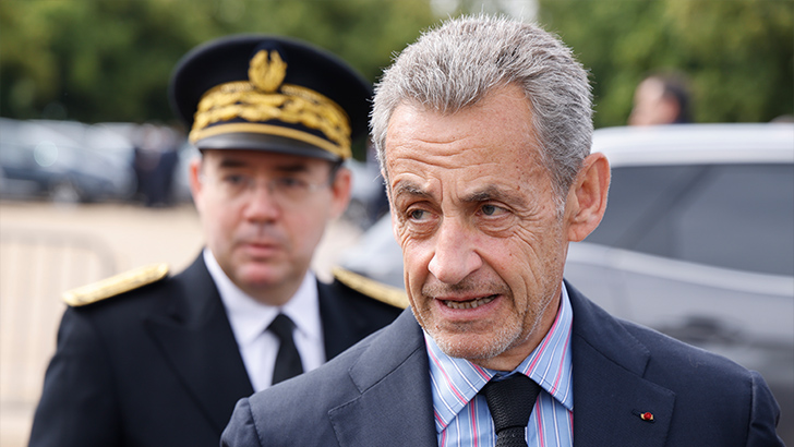 Fransa Yüksek Mahkemesi, Sarkozy’nin yolsuzluk davasında verilen hapis cezasını onadı