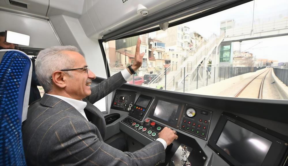 Bakan Uraloğlu, Marmaray’ın günlük yolcu rekoru kırdığını bildirdi