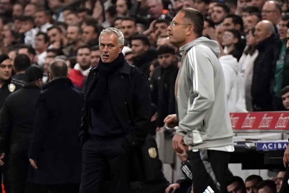 Mourinho 2. derbisini de kaybetti