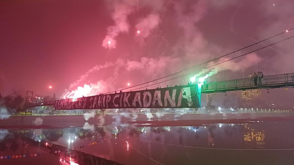 Adana Demirspor’da taraftar 84. yılı coşkuyla kutladı