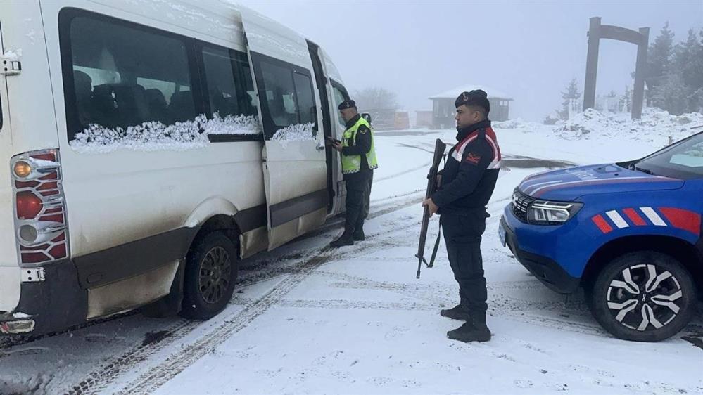 Artvin’de 16 düzensiz göçmen yakalandı