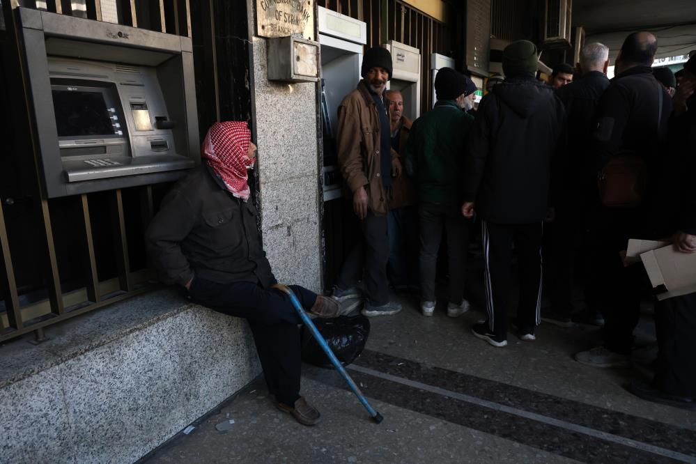 Esad bankaları boşalttı, Suriyeliler mağdur oldu