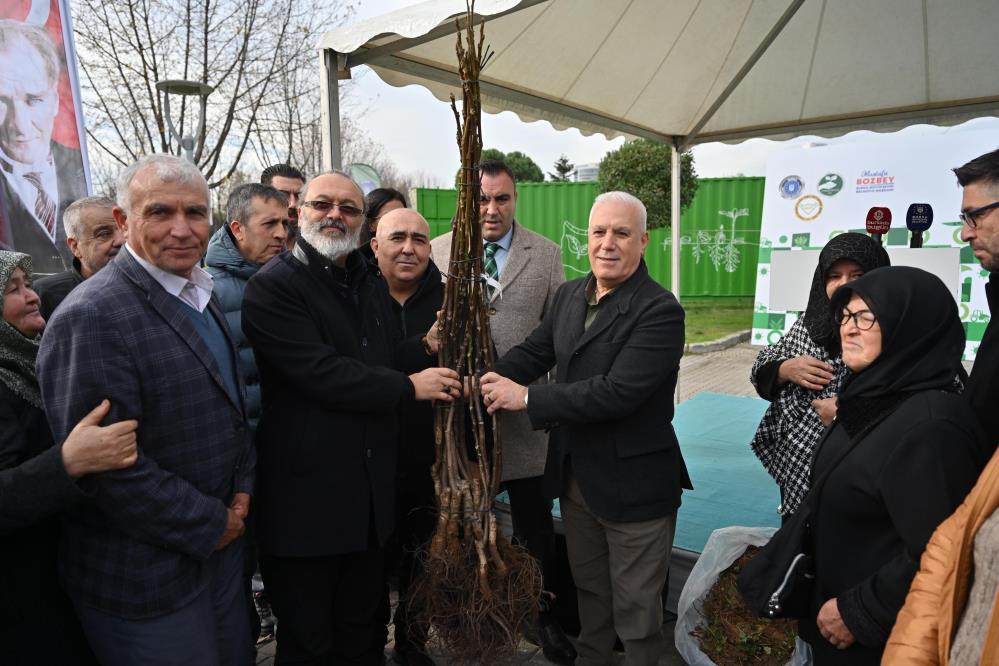 Büyükşehir’le toprak bereketleniyor, çiftçi kazanıyor