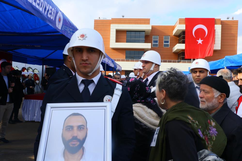 Helikopter kazasında hayatını kaybeden 3 kişi için tören düzenlendi