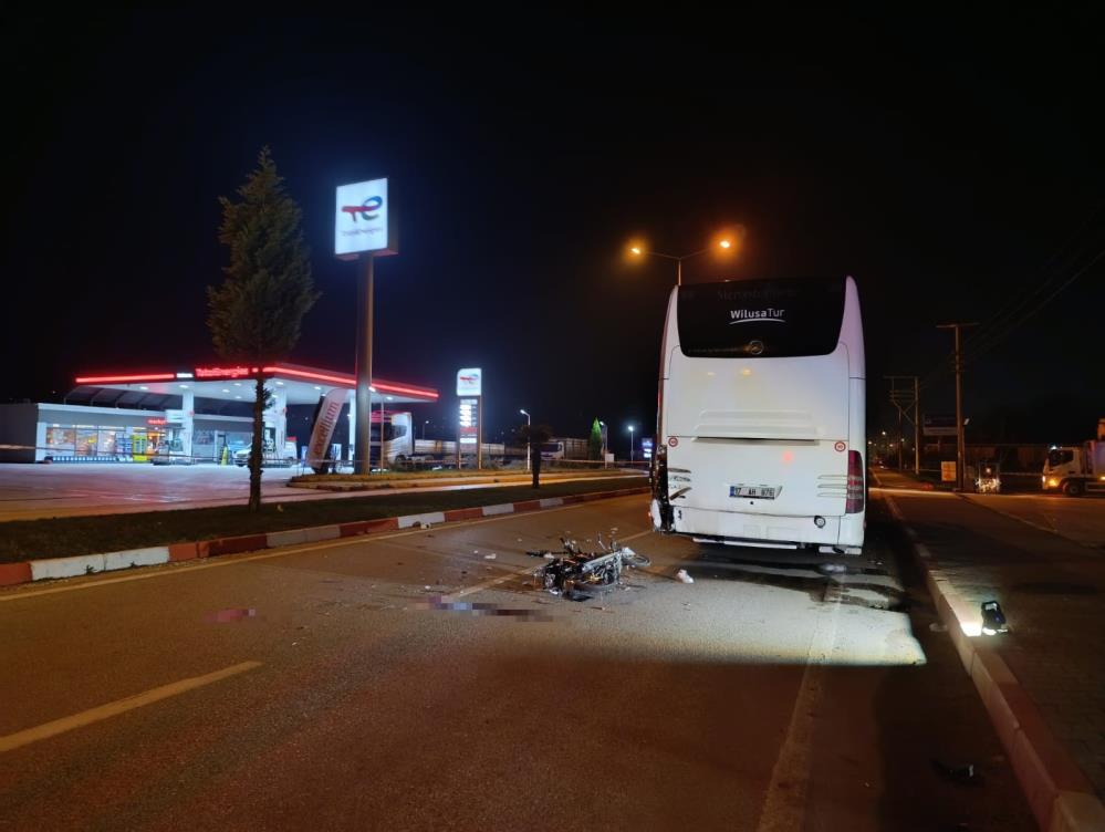 Otobüs ile motosikletin karışığı kazada ağır yaralanan çocuk hayatını kaybetti