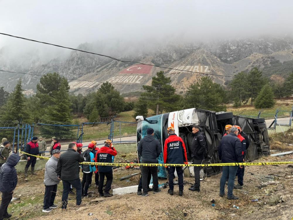 Isparta’da feci otobüs kazasında can pazarı: 1 ölü, 24 yaralı