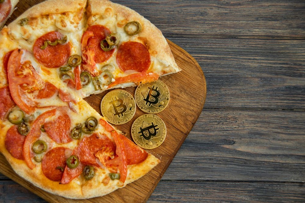 10 bin Bitcoin karşılığında iki pizza almıştı! 14 yıl önceki pizzanın şimdiki değeri dudak uçuklatıyor