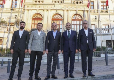 CHP lideri Özgür Özel’den Beyoğlu Belediyesi’ne ziyaret