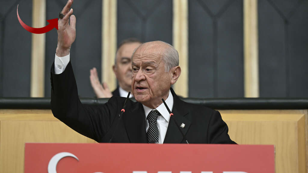 Bahçeli’nin taktığı yüzük ve rozet dikkat çekti