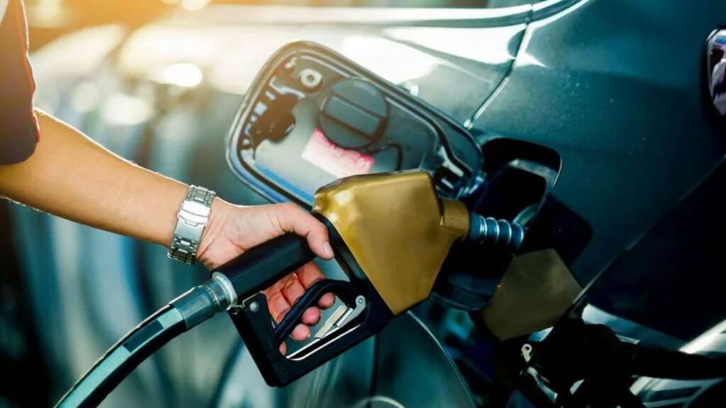 Benzine gece yarısı zam geldi!