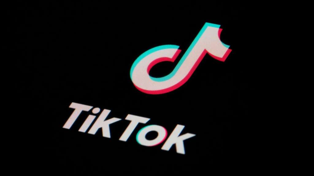 “ABD, ticari ve veri güvenliği kaygılarından dolayı TikTok’u kapattı”