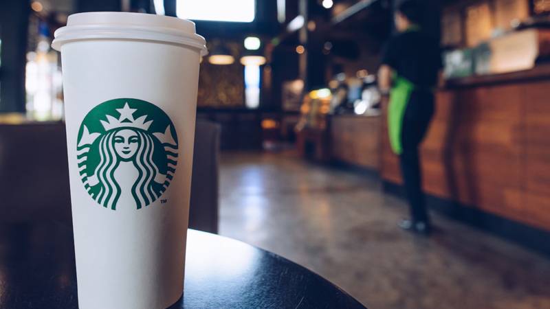 Starbucks’ta ödeme yapmayan müşteriye kapılar kapanıyor