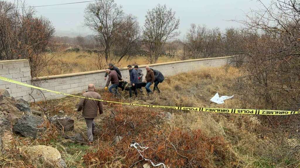 15 gündür kayıp olarak aranan şahsın cesedi boş arazide bulundu