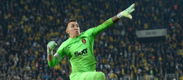 Fernando Muslera rekor için sahada