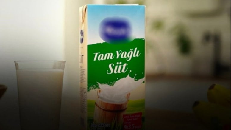 Üç harfli market zincirinde satılan sütler toplatılıyor: İçinden süt yerine bakın ne çıktı