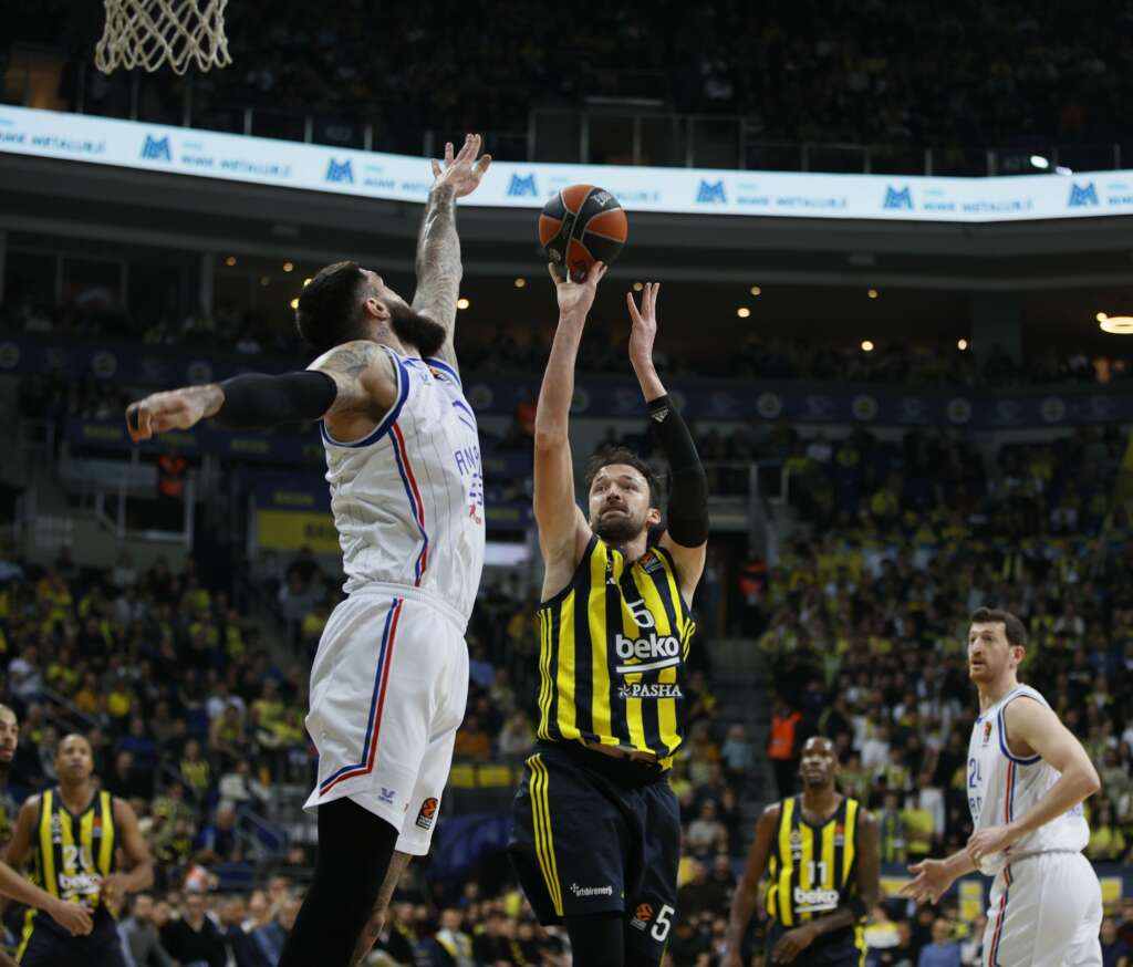 Euroleague’de Türk derbisini Fenerbahçe kazandı