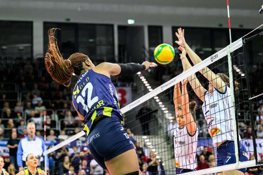 Fenerbahçe Medicana, CEV Şampiyonlar Ligi’nde çeyrek finali garantiledi