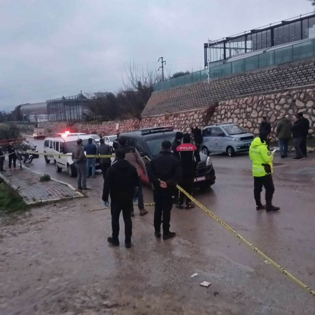 Genç adam aracında silahla vurulmuş halde ölü bulundu