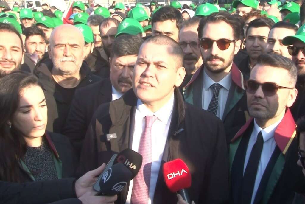 Martı Kurucusu Öktem: “Taksi lobisi yenilmelere doyamıyor”