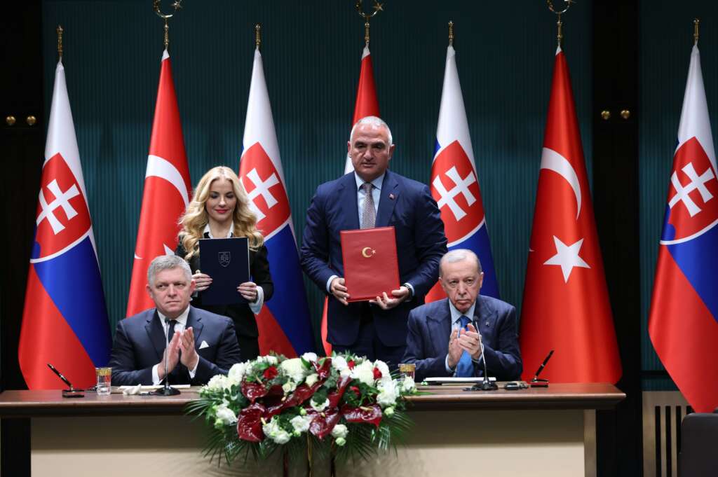 Türkiye-Slovakya arasında üç anlaşma ve ortak bildiri imzalandı