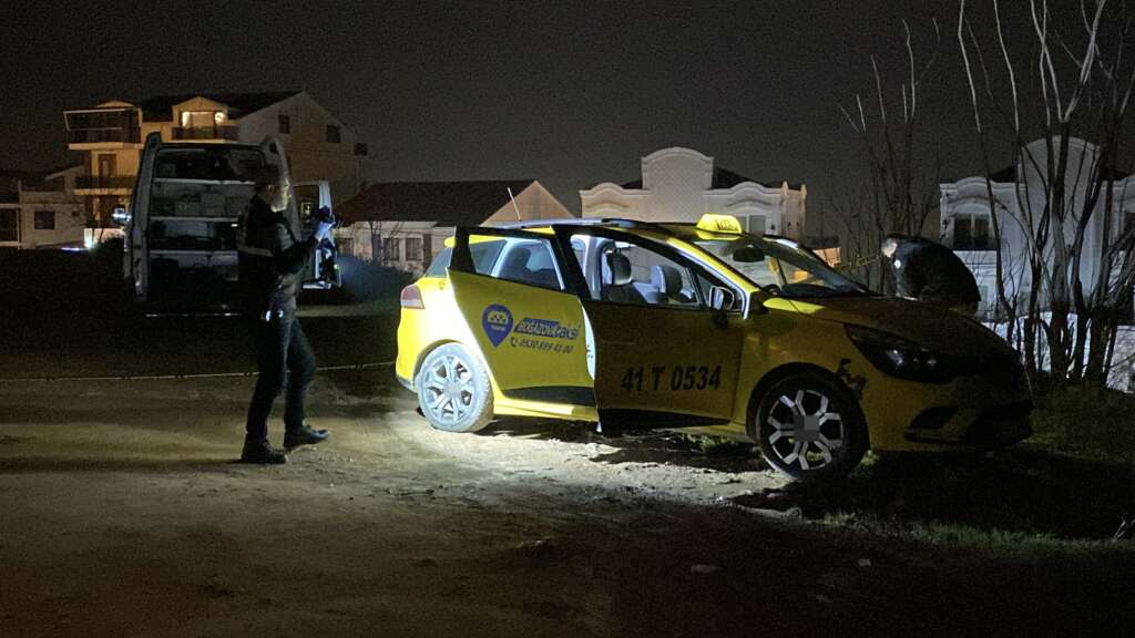 Taksici yol kenarında boğazı kesilmiş halde bulundu