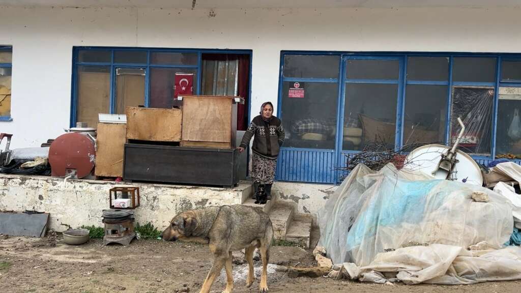 Çaresiz kadın: “Belediyeye, kaymakama ve muhtarlığa gittim, huzurevine gitmemi teklif ettiler”