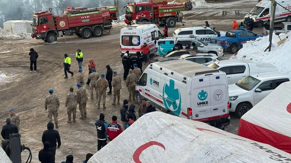 Otel yangınından etkilenenler için 13 psikososyal destek ekibi bölgeye yönlendirildi