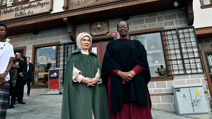 Emine Erdoğan, Ruanda Cumhurbaşkanı’nın eşi Jeannette Kagame ile bir araya geldi