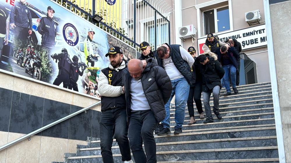 Turistleri hedef alan çete üyeleri amaçlarına ulaştıktan sonra eğlendiler