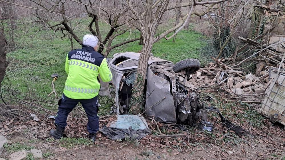 İznik yolunda feci kaza: 1’i ağır 4 yaralı