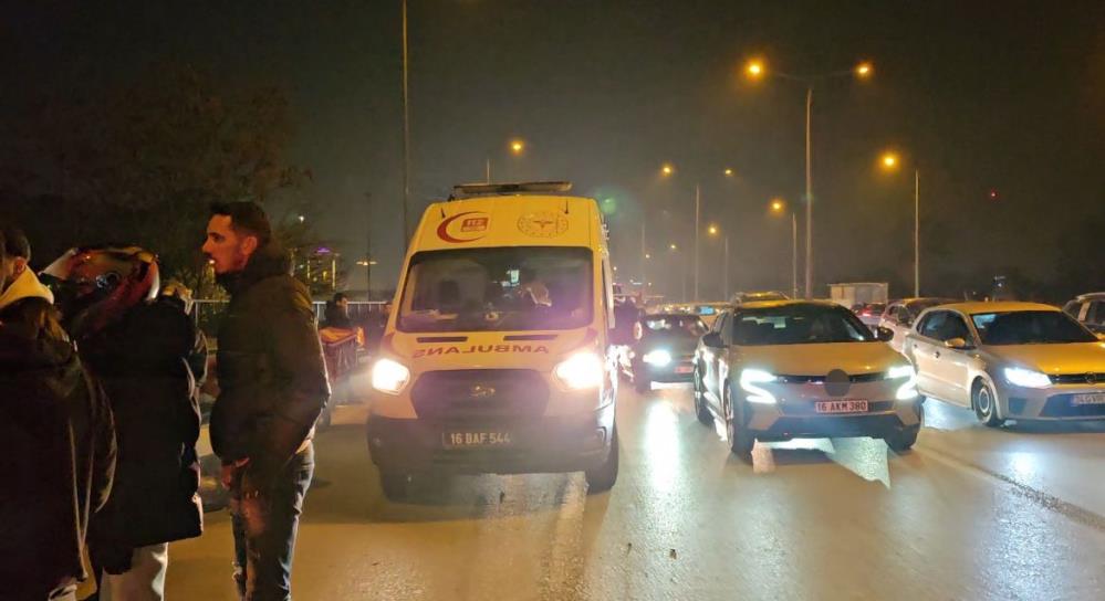 Bursa’da feci kaza! Otomobile motosiklet çarpıştı