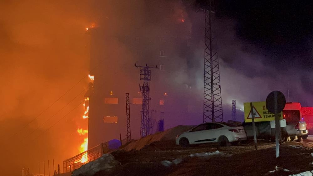 Otel yangını: 10 ölü 32 yaralı