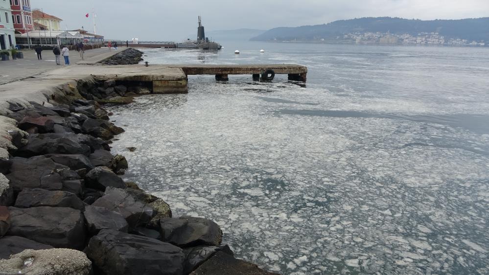 Müsilaj Çanakkale Boğazı’nı kaplamaya başladı