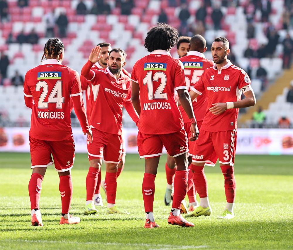 Sivasspor 3 puan hasretine son vermek istiyor