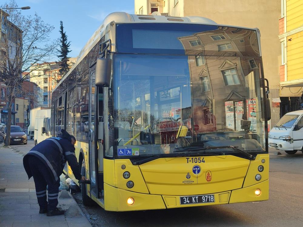 İETT otobüsüne havalı tabancayla ateş açıldı