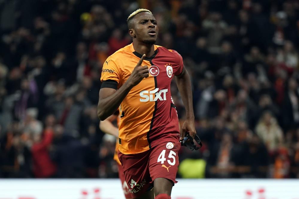 Victor Osimhen, ligdeki 12. golünü attı