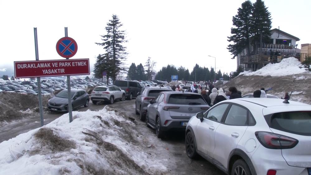 Uludağ’da sömestr öncesi otopark kaosu