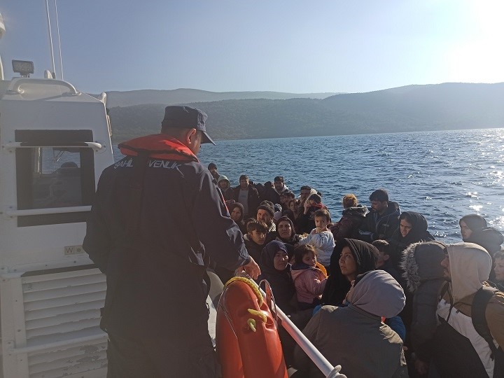 Kuşadası’nda 29 düzensiz göçmen yakalandı