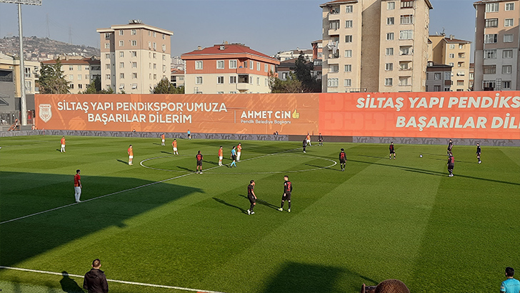 Yeni Malatyasporlu futbolculardan protesto