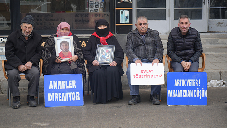 PKK tarafından çocukları kaçırılan ailelerin evlat nöbeti devam ediyor